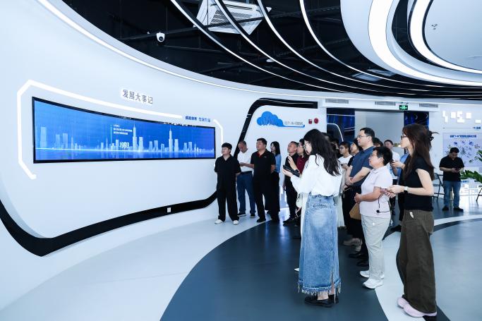 益企同行對話證通電子 解碼三十載技術筑基，共探數智未來
